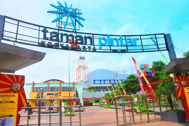 Paket B 2D1N Yogyakarta